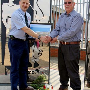 Gansbaaiers besoek Birkenhead dorp 2